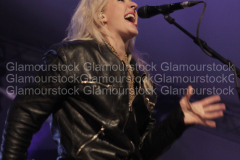 ellie goulding lounge on the farm day 2