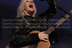 ellie goulding lounge on the farm day 2